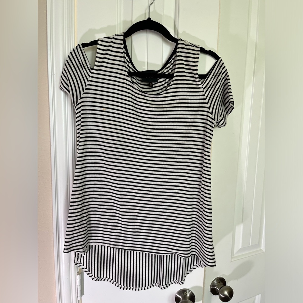 Black and white stripped top with shoulders out.